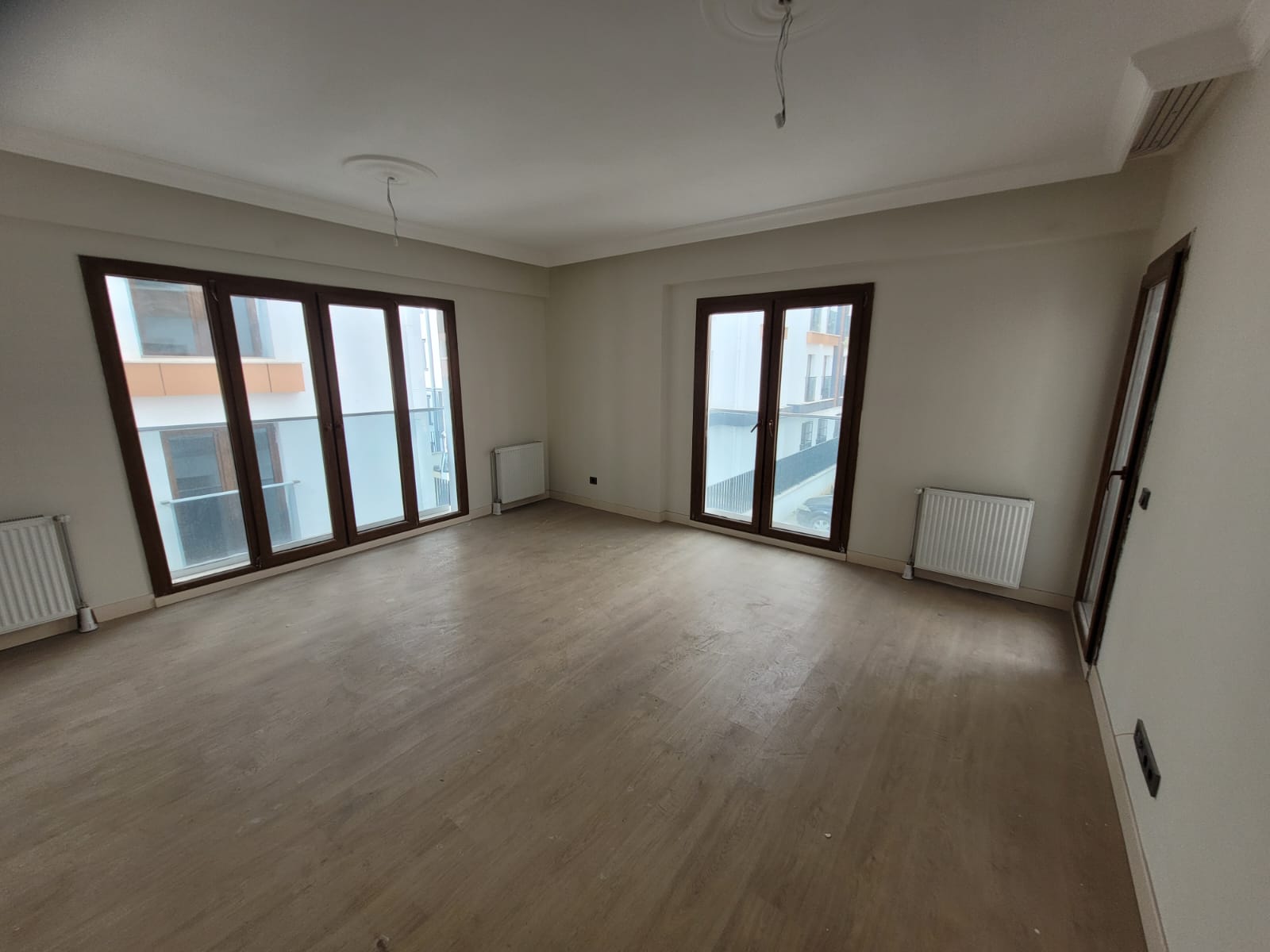 MASTER REALTOR' DAN CEVİZLİ TOKİ ULAŞIMA YAKIN 2+1 SATILIK DAİRE