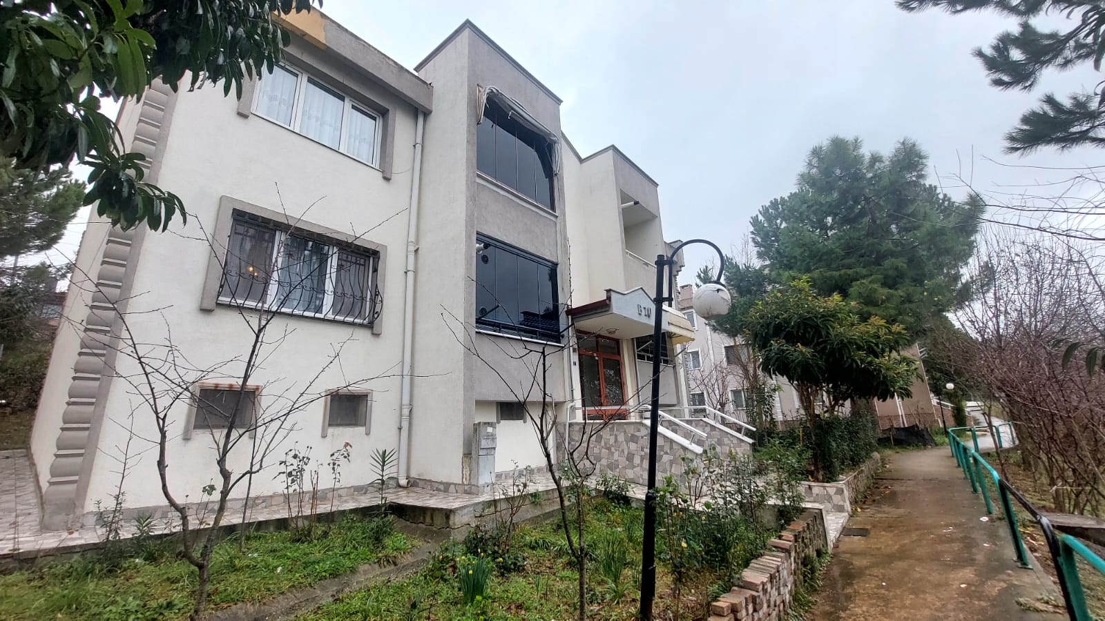 MASTER REALTOR'DEN DÜNYA BANKASI KONUTLARINDA SATILIK 2+1 DAİRE