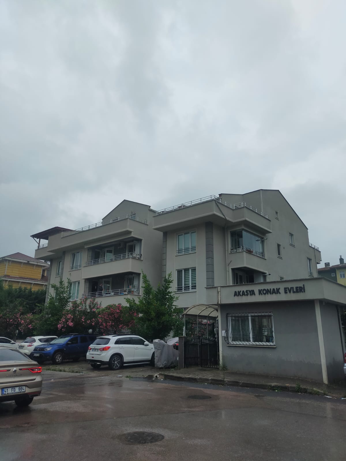 MASTERREALTORDEN İZMİT MERKEZ'DE AKASYA SİTESİN'DE DUBLEKS DAİRE