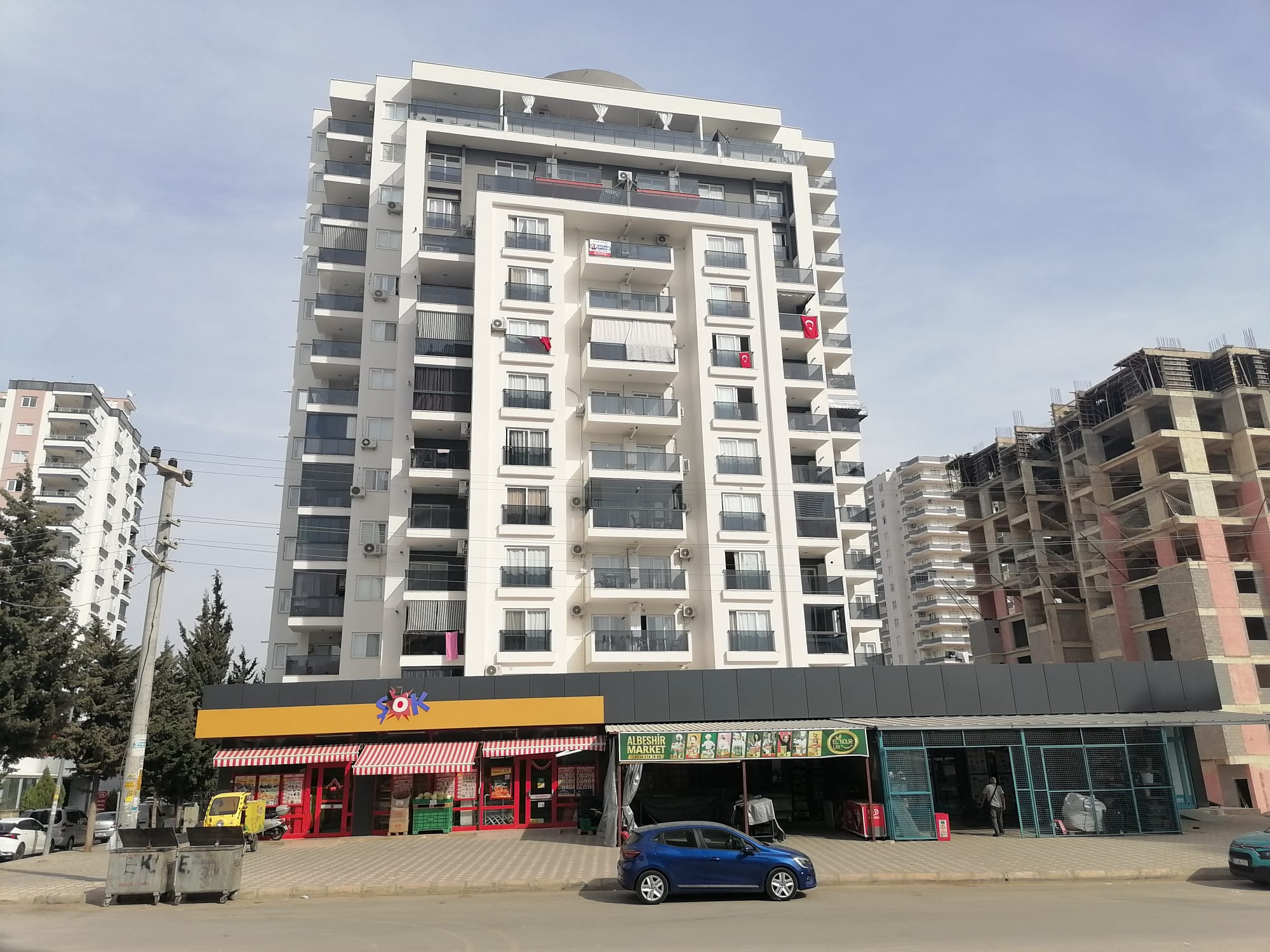 MEZİTLİ SEYMENLİ MAHALLESİNDE DENİZ MANZARALI GENİŞ 1+1
